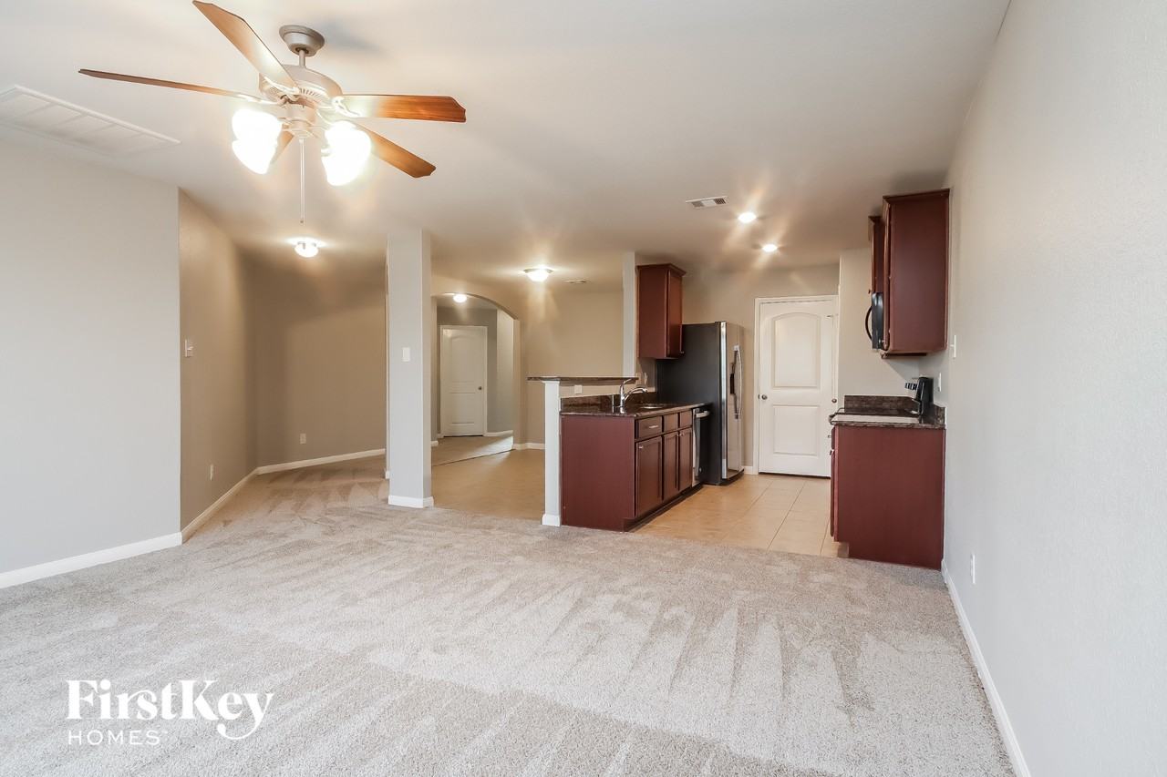 2321 Nautica Terrace Dr - Photo 5 of 15