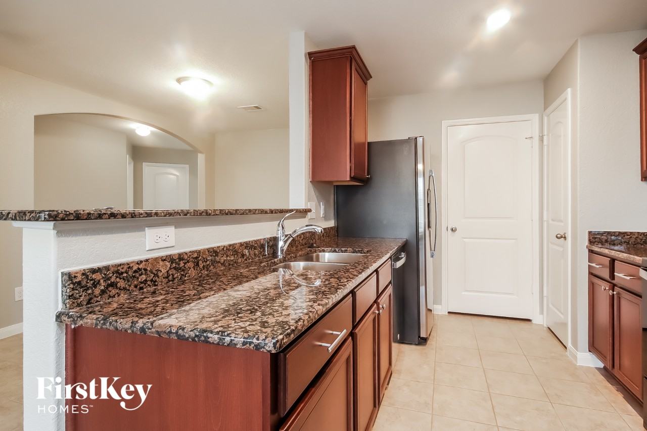 2321 Nautica Terrace Dr - Photo 7 of 15