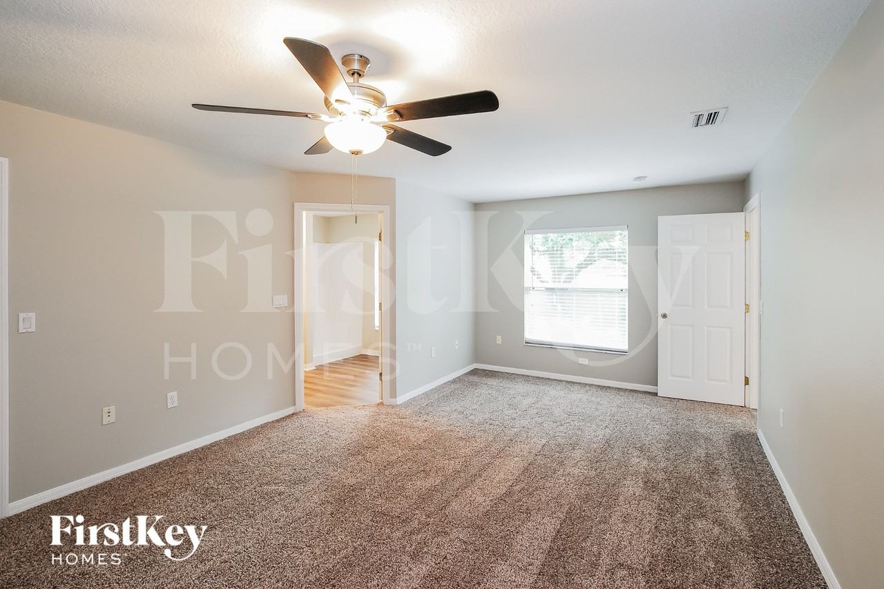 64 Ramblewood Dr - Photo 7 of 15