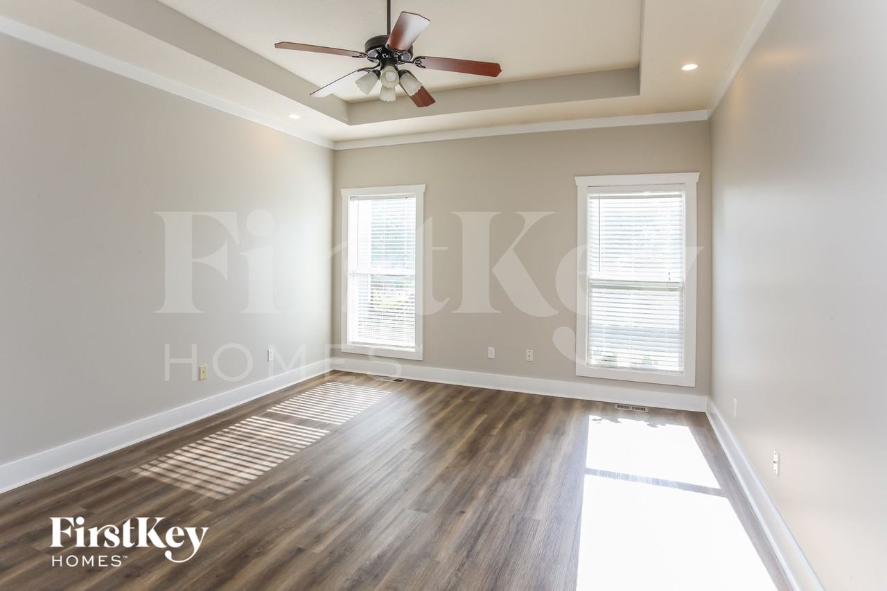 4520 N 108th St - Photo 6 of 15