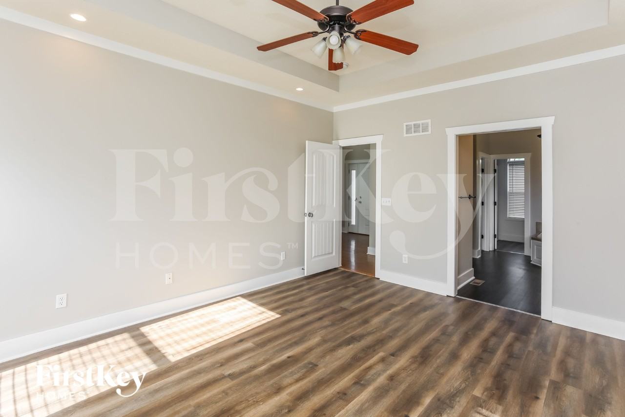 4520 N 108th St - Photo 7 of 15