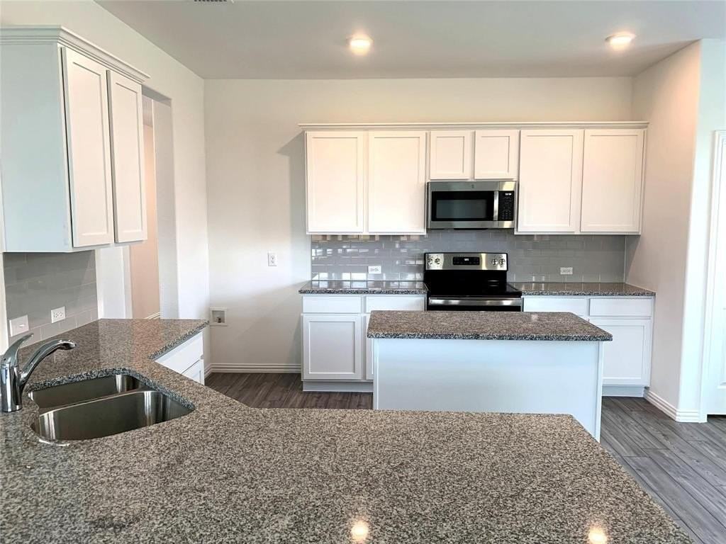 513 Peel St - Photo 5 of 28