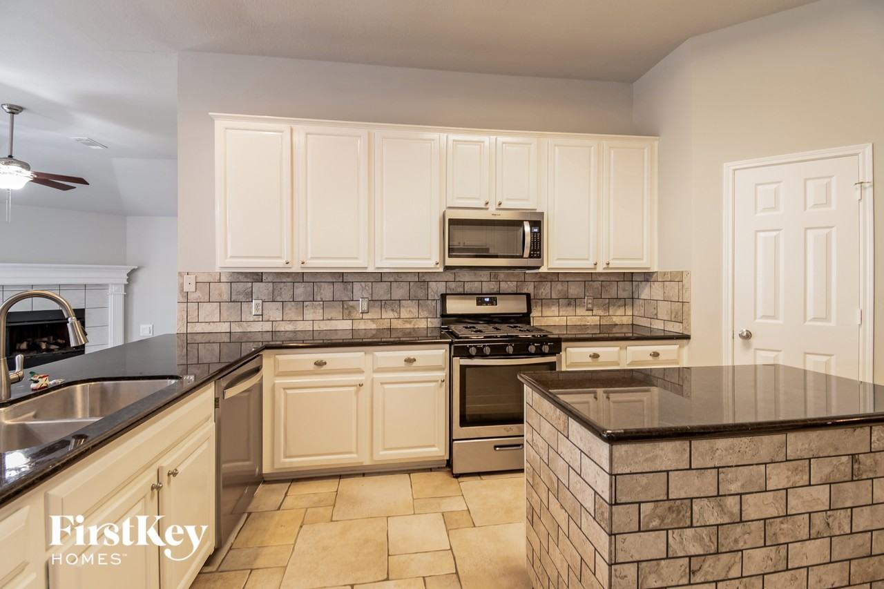 3111 Bay Spring Dr - Photo 6 of 15