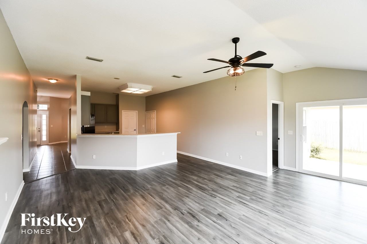 1845 Northglen Cir - Photo 5 of 15