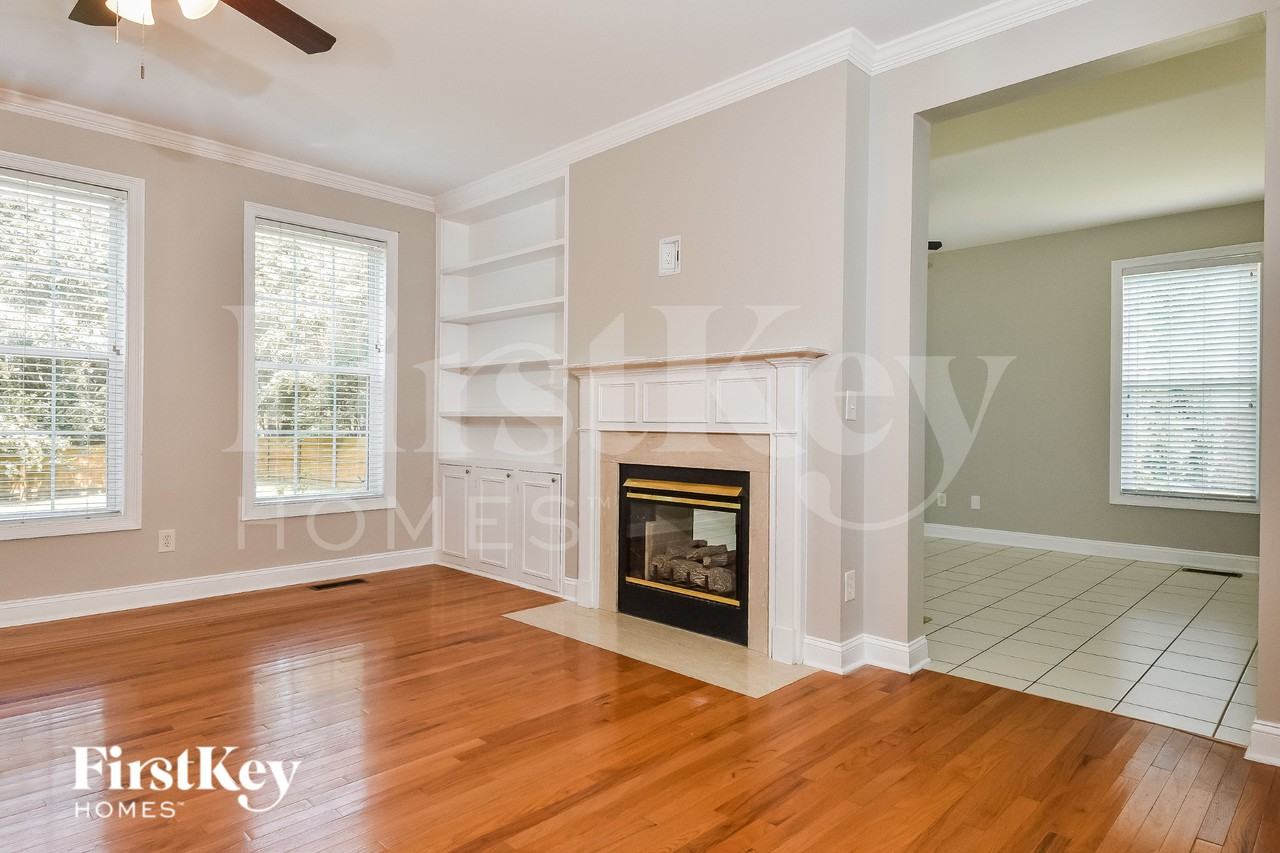 6383 Clubside Dr - Photo 3 of 15