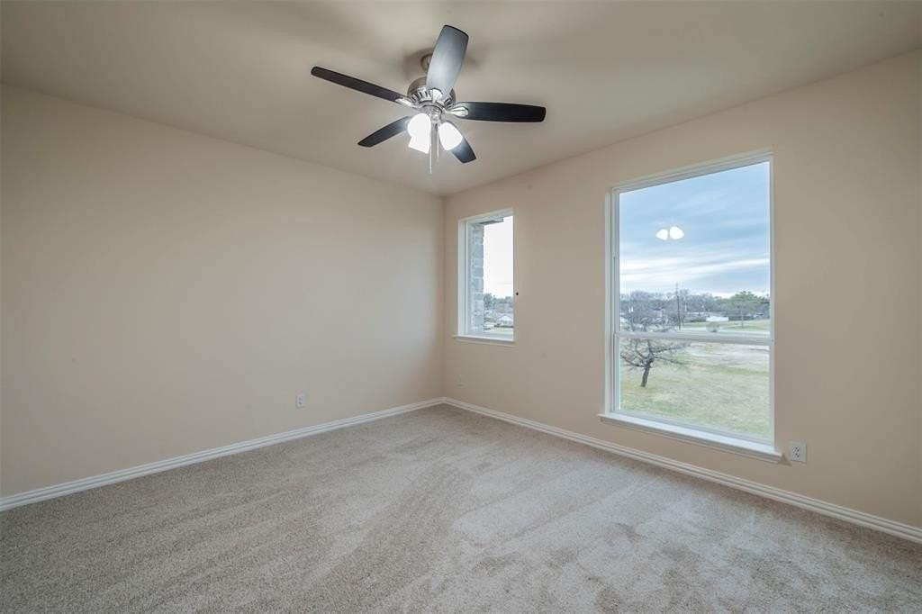 1605 Mignon Dr - Photo 4 of 14