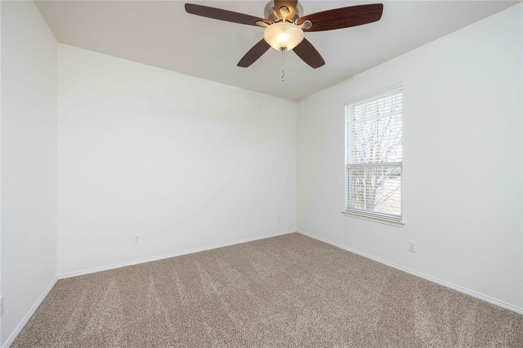 1401 Nicholas Ln - Photo 4 of 26