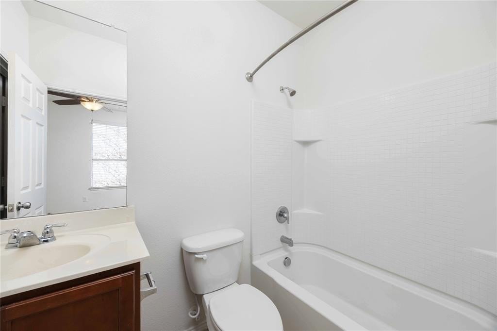 1401 Nicholas Ln - Photo 6 of 26