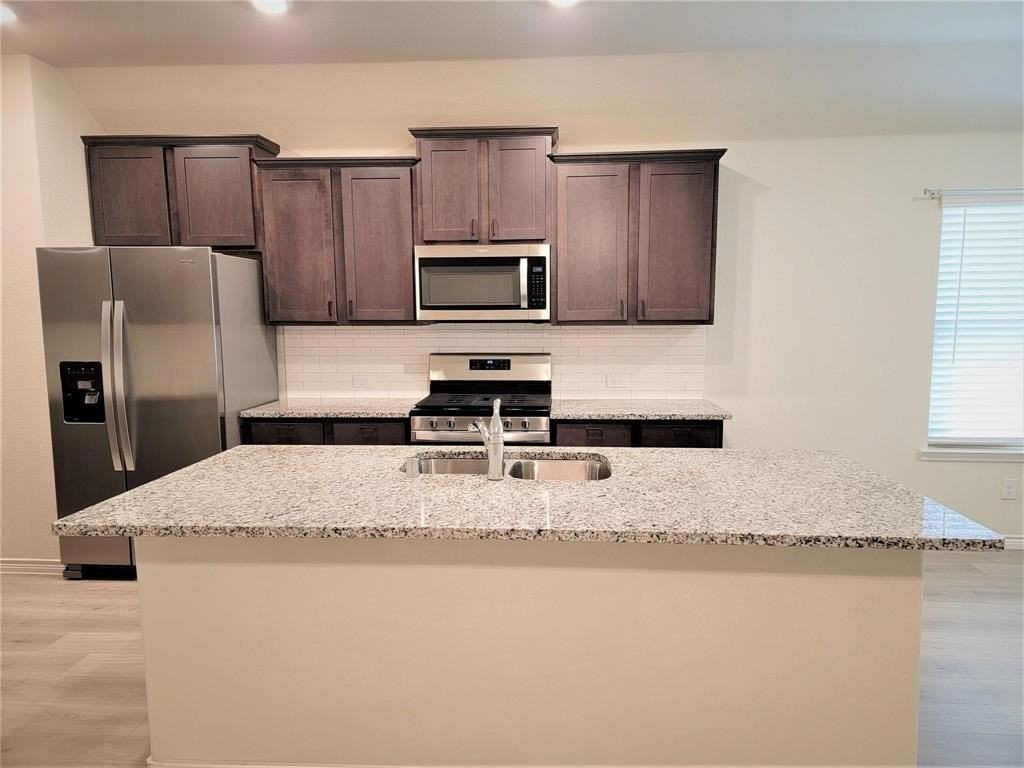 3505 Comal Dr - Photo 5 of 27