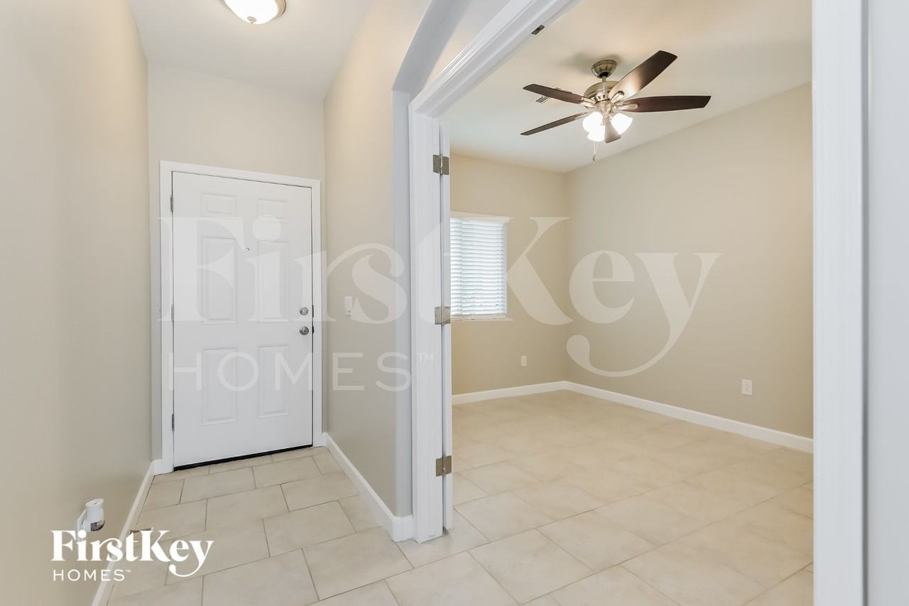 12095 E Becker Dr - Photo 2 of 15