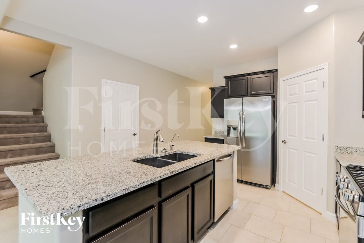 12095 E Becker Dr - Photo 6 of 15