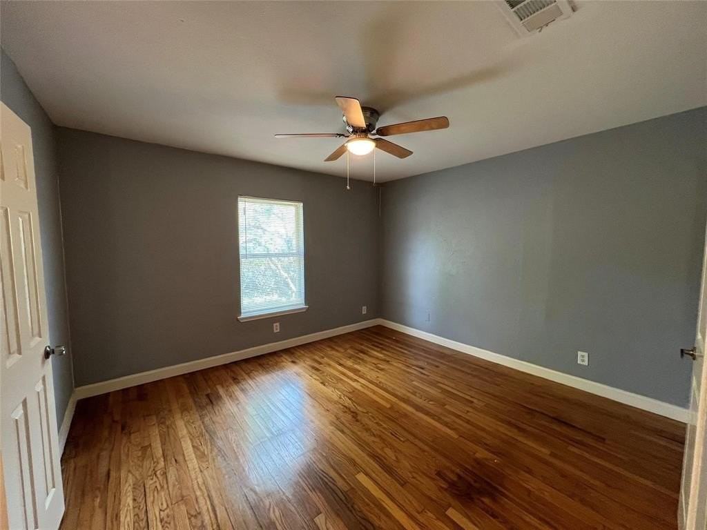 1704 S Polk St - Photo 6 of 9