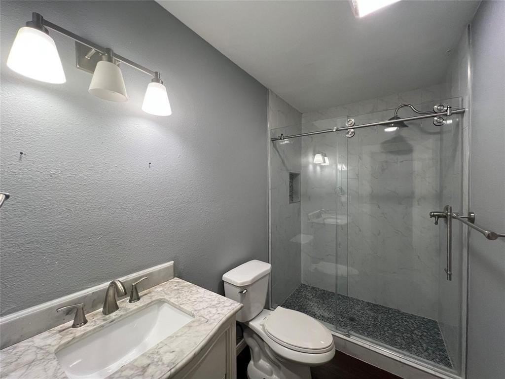 1704 S Polk St - Photo 7 of 9