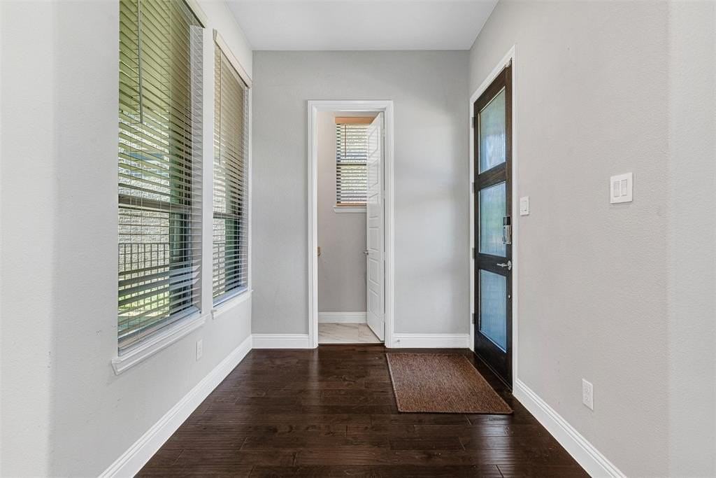 468 Caitlyn Way - Photo 5 of 35