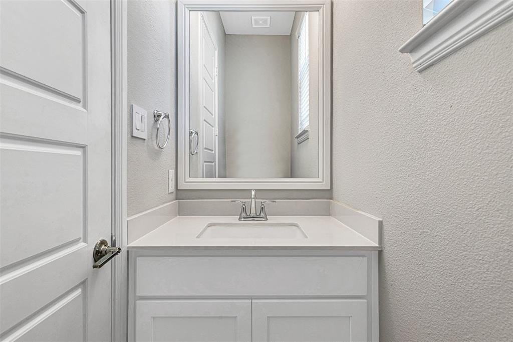 468 Caitlyn Way - Photo 6 of 35