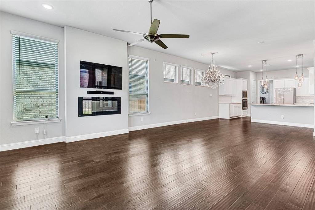 468 Caitlyn Way - Photo 7 of 35