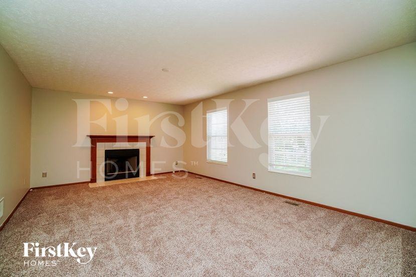 473 Fallen Timbers Ct - Photo 2 of 15