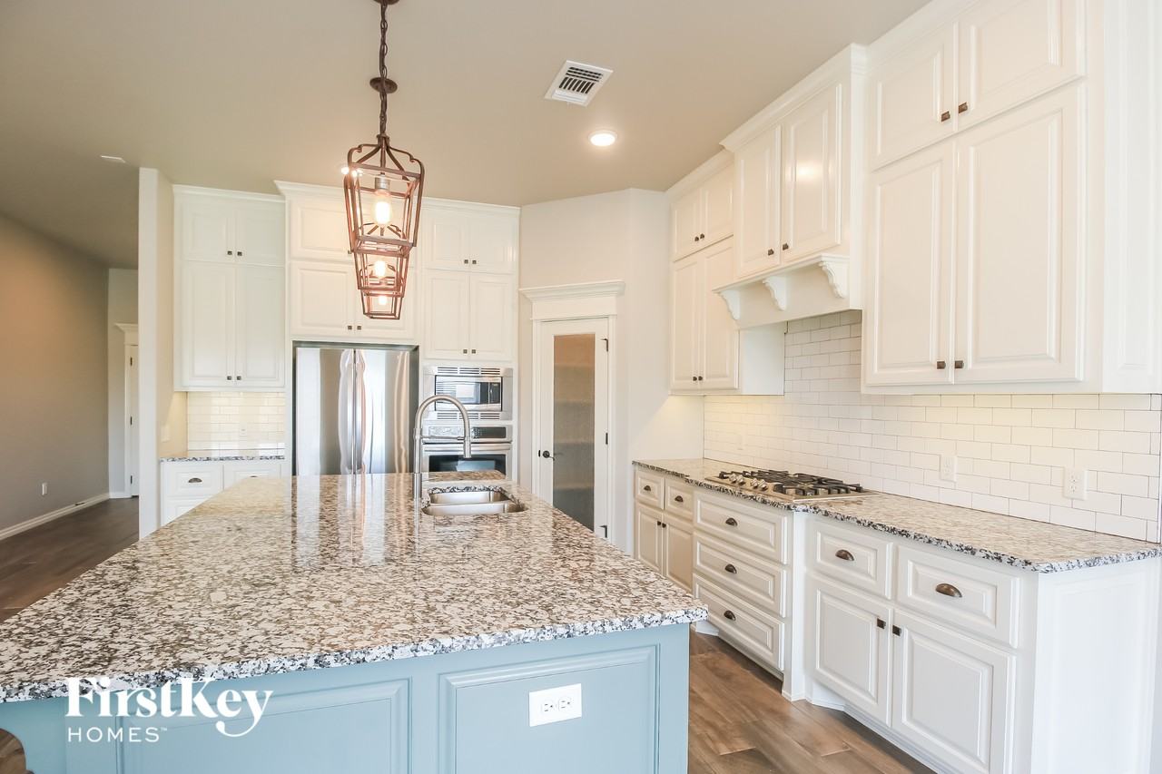 3401 Ontario Cir - Photo 5 of 15