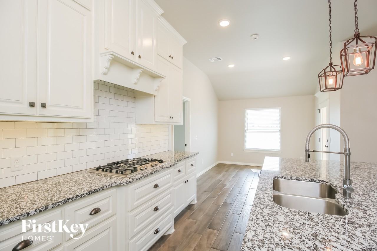 3401 Ontario Cir - Photo 6 of 15