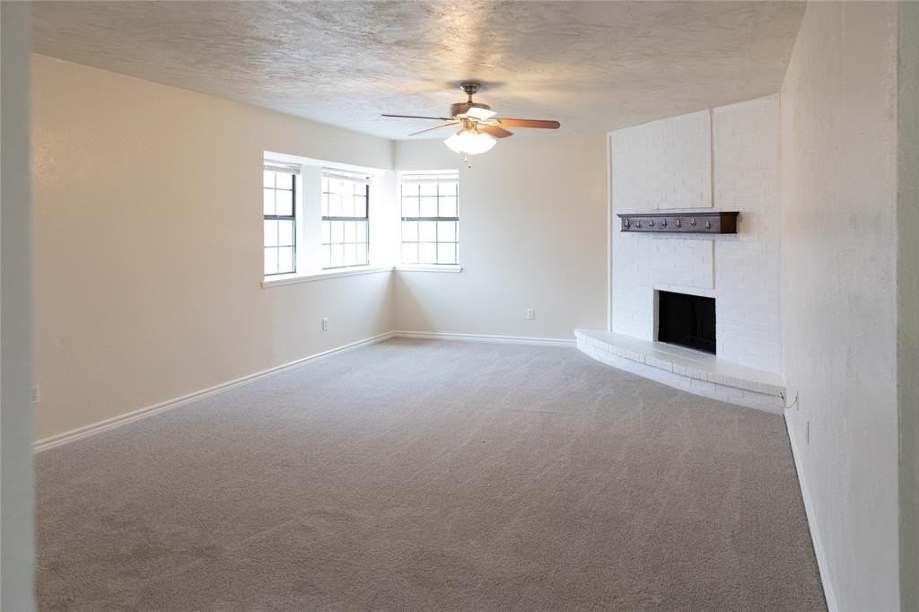 824 Middle Cove Dr - Photo 3 of 14