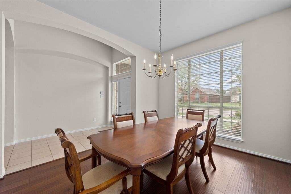 3205 Hamlett Ln - Photo 4 of 27