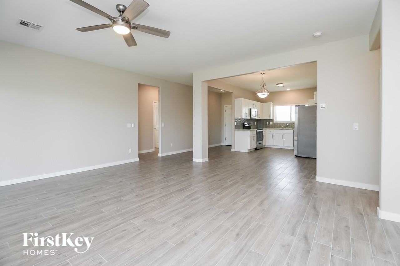 5699 E Red Bird Ln - Photo 3 of 15