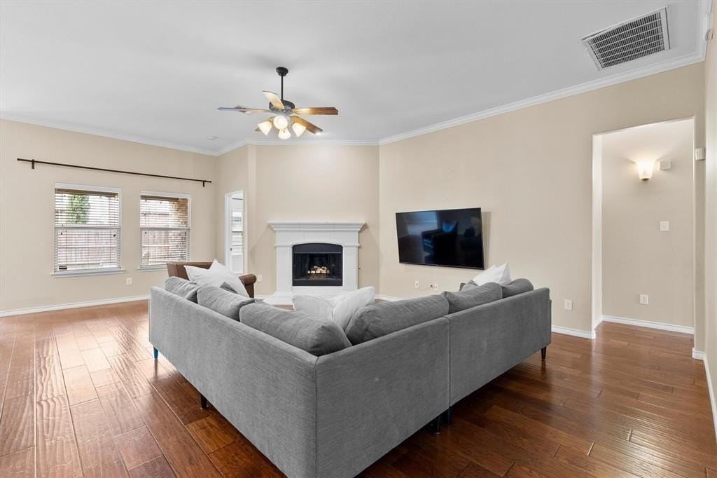 1504 Pillar Bluff Way - Photo 2 of 34