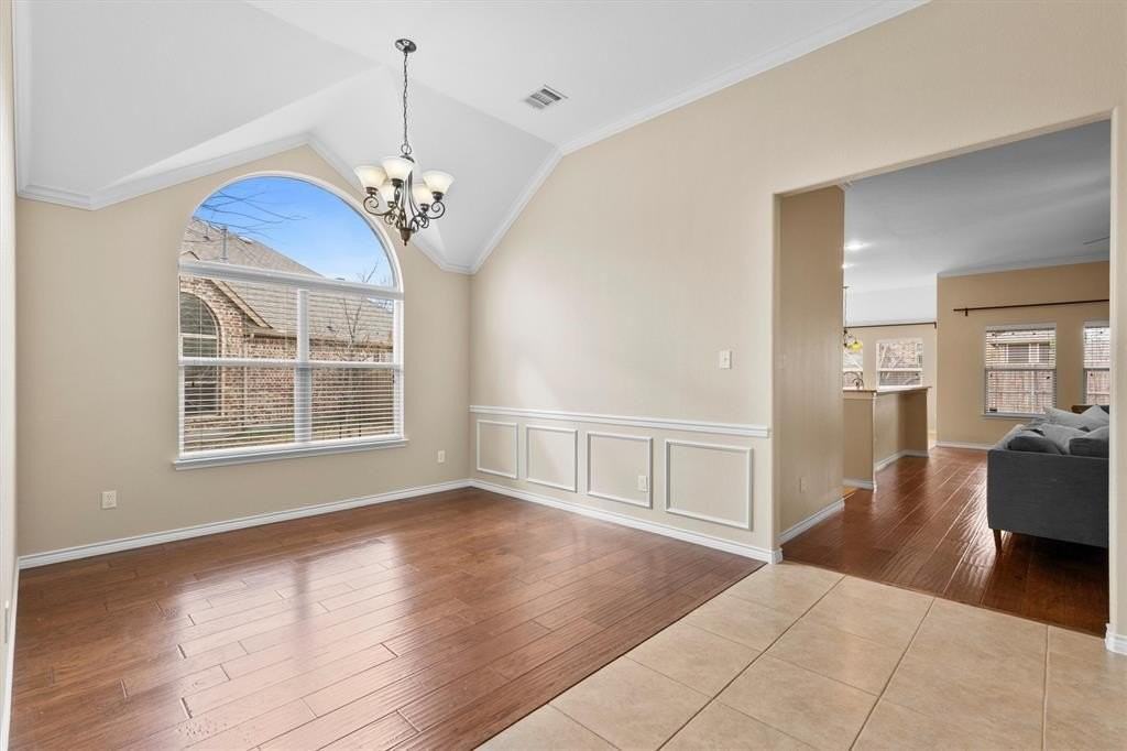 1504 Pillar Bluff Way - Photo 5 of 34