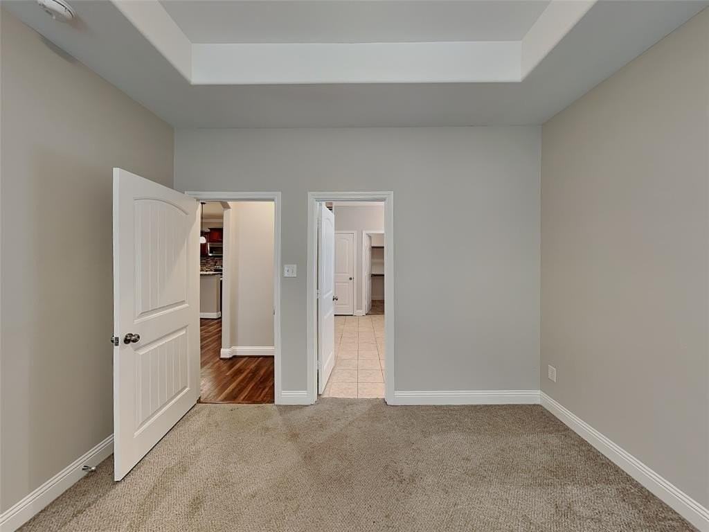 1002 Woodcrest Dr - Photo 7 of 16