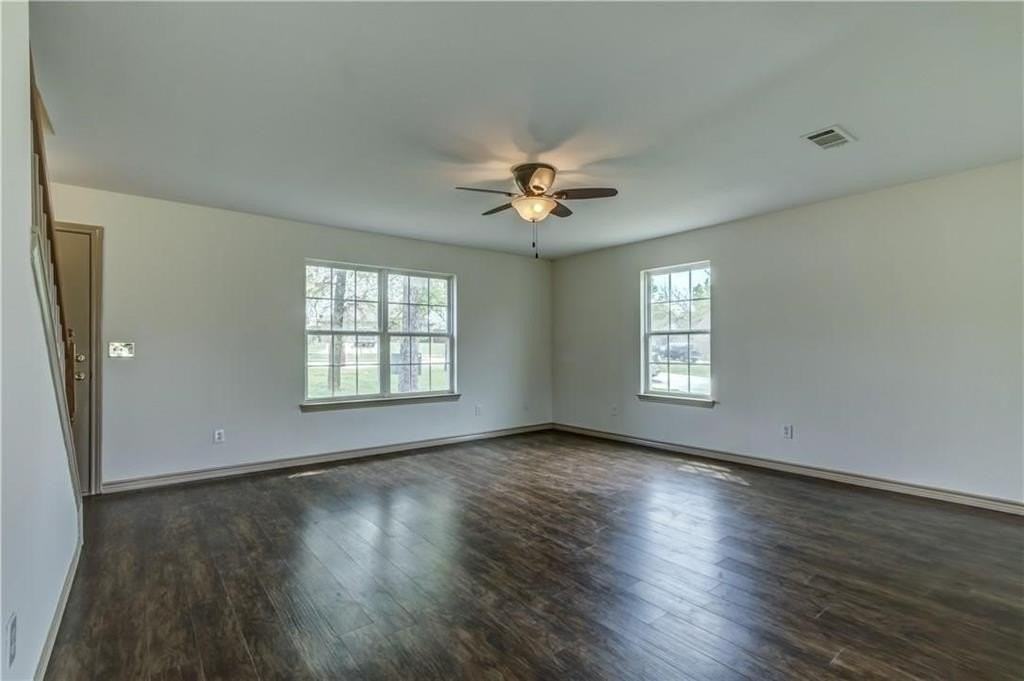 304 Timbercreek Ct - Photo 3 of 21