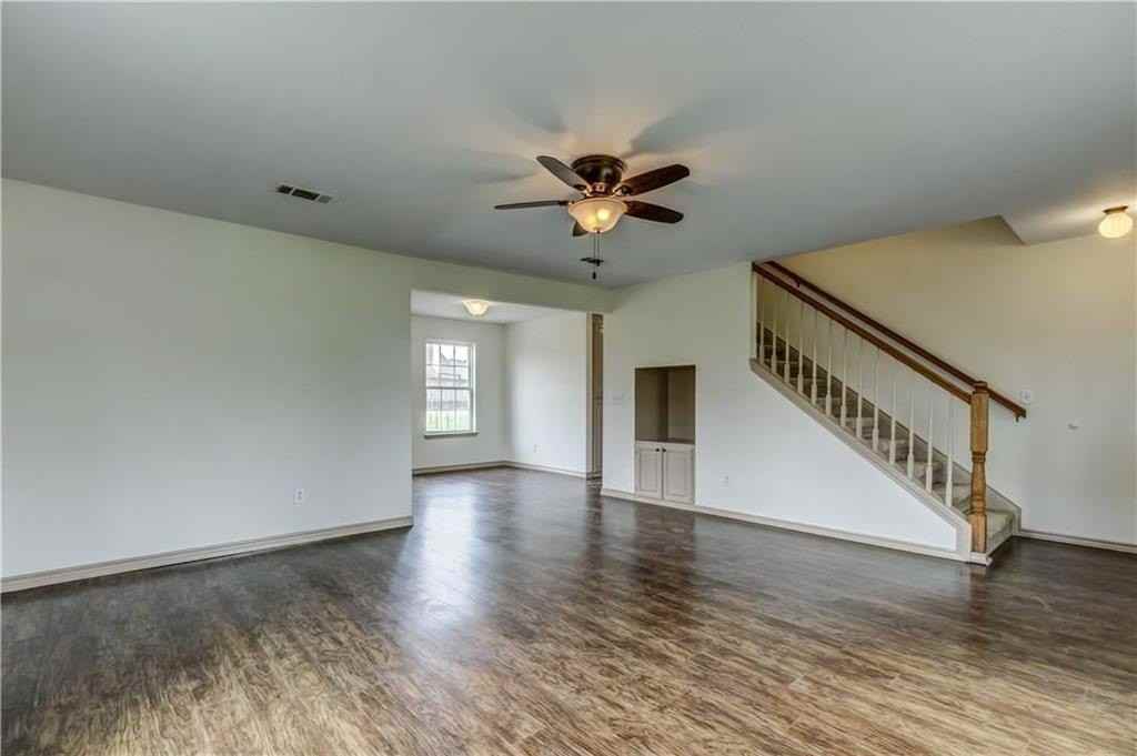 304 Timbercreek Ct - Photo 5 of 21