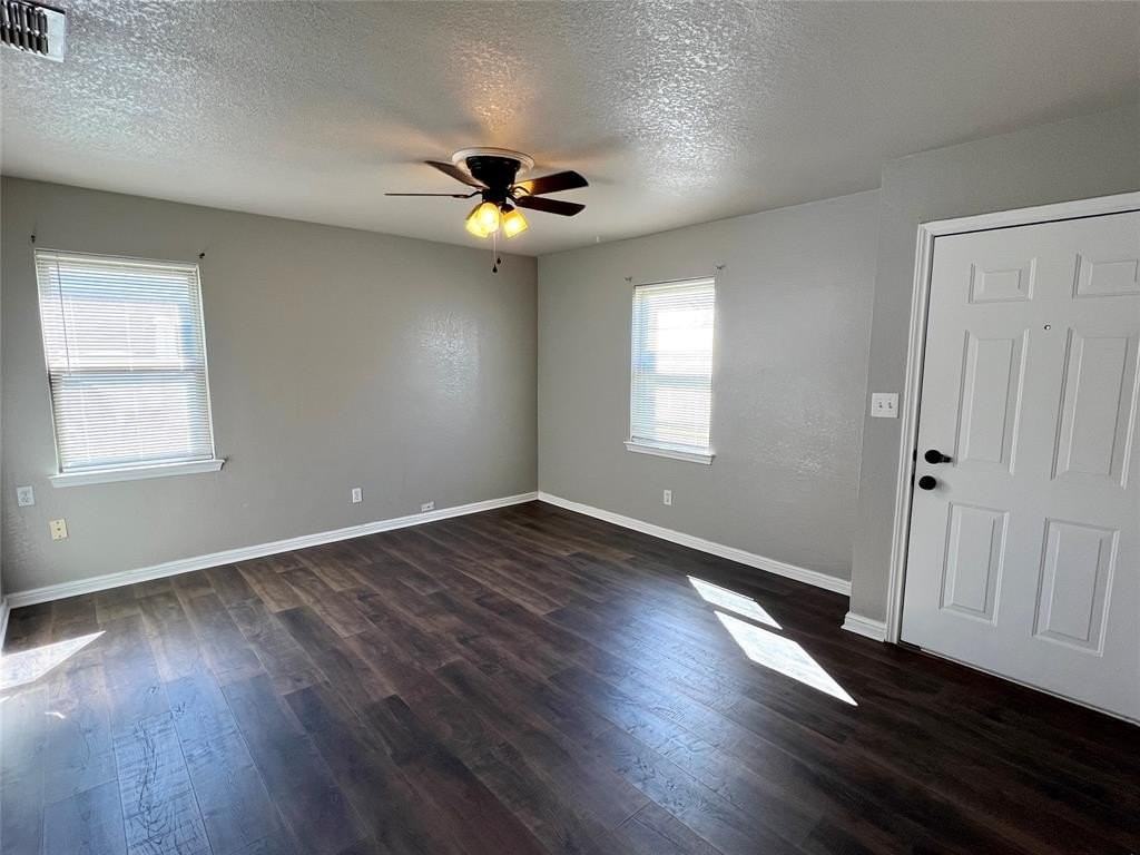 415 Glenn Dr - Photo 3 of 14