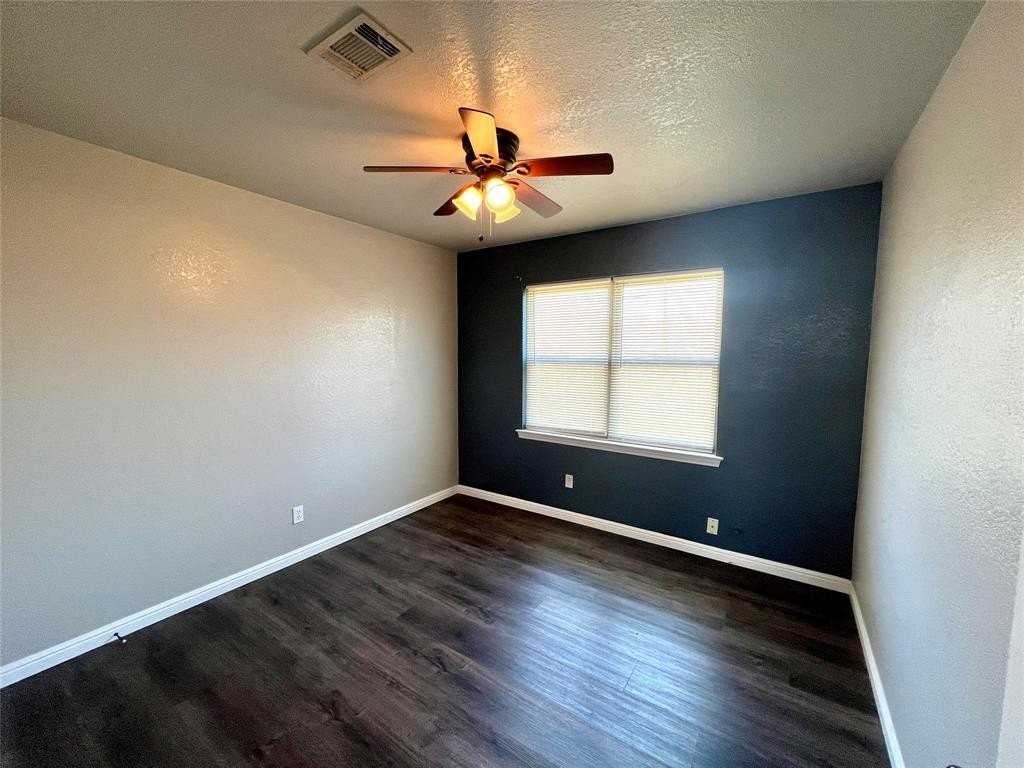 415 Glenn Dr - Photo 7 of 14