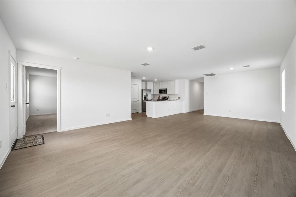 3008 Tooley Dr - Photo 5 of 33