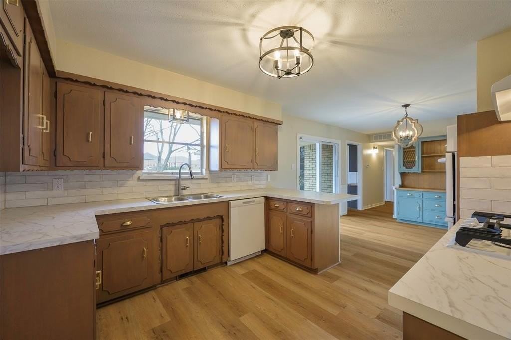 5395 14th St - Photo 6 of 24