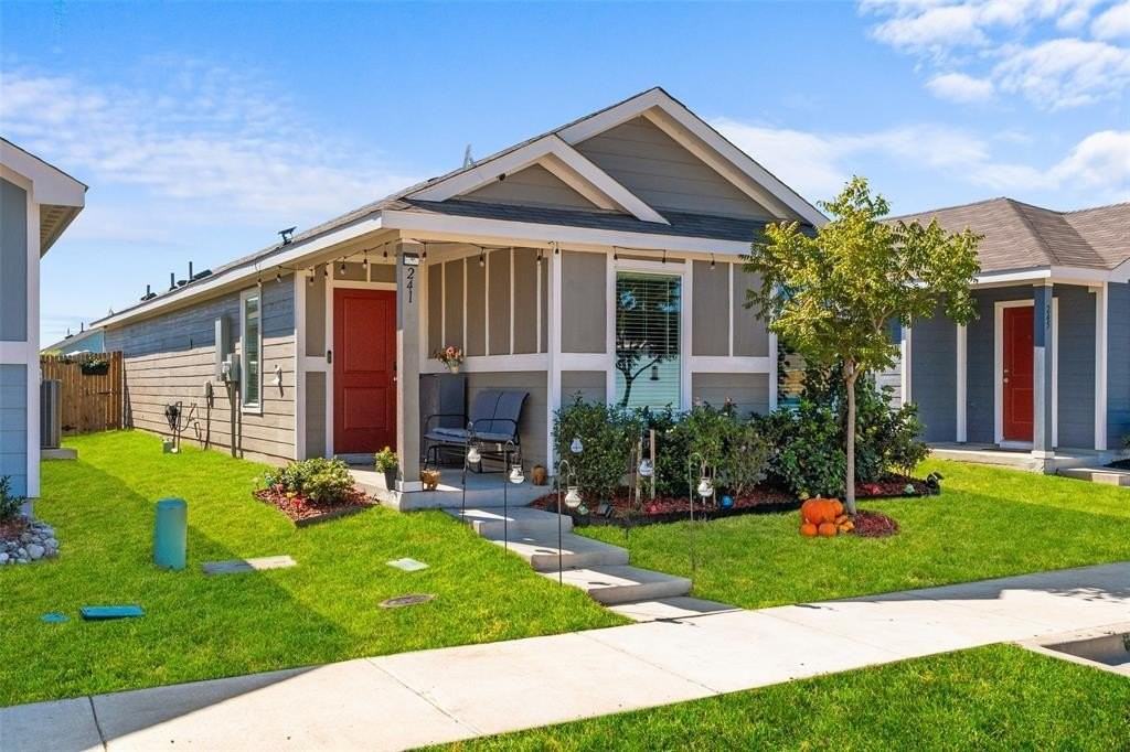 241 Thresher Ln - Photo 3 of 33