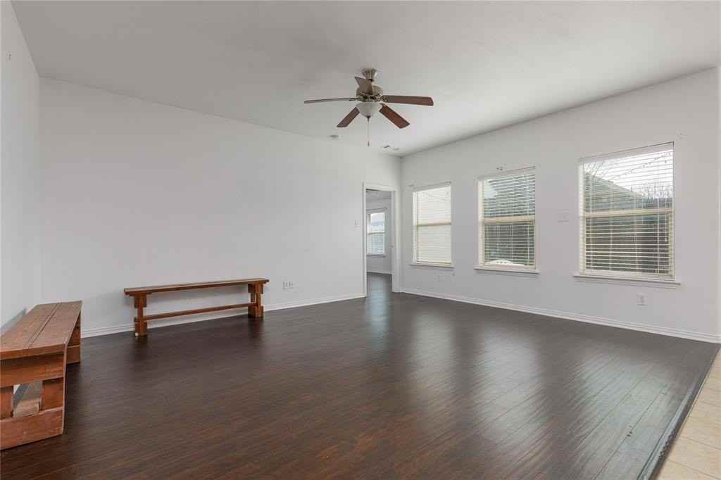 2300 Castle Creek Dr - Photo 6 of 23