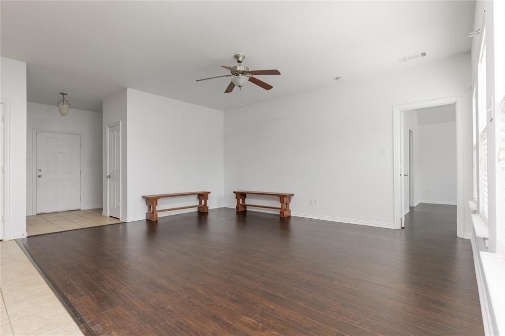 2300 Castle Creek Dr - Photo 7 of 23