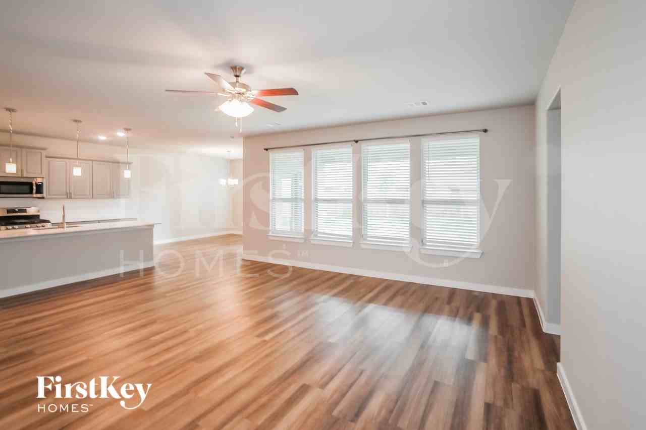 12113 Willet Rd - Photo 2 of 15