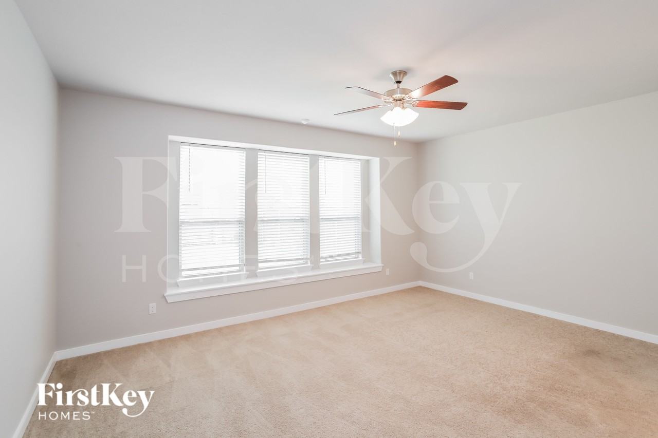 12113 Willet Rd - Photo 7 of 15