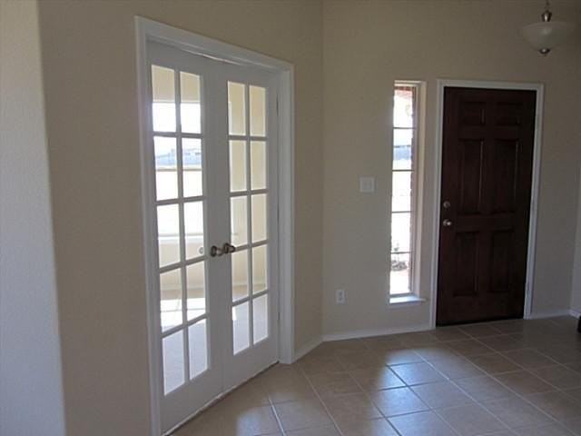 2814 Waterfall Ln - Photo 4 of 17