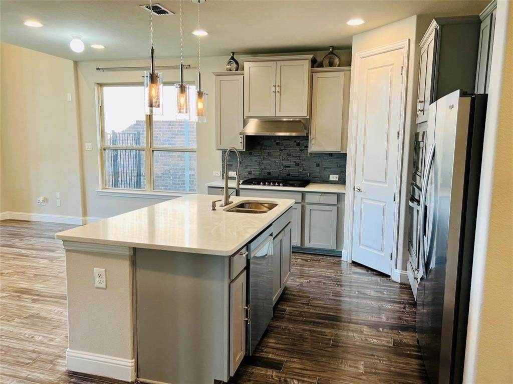 3615 Hathaway Ct - Photo 3 of 21