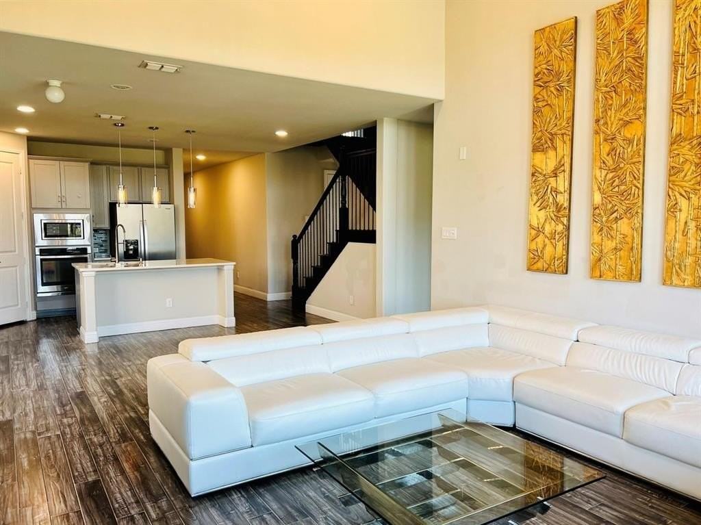 3615 Hathaway Ct - Photo 5 of 21