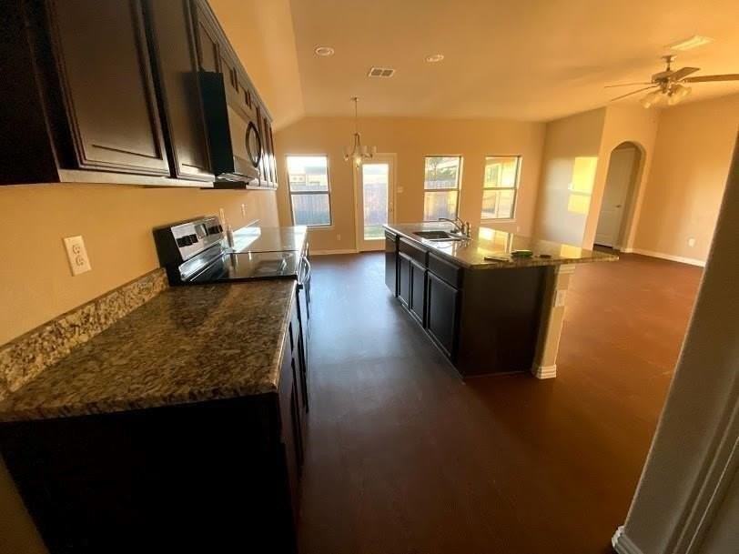 2853 Mesquite Rd - Photo 3 of 18