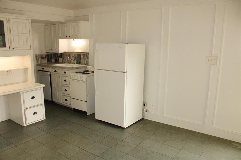 900 N Austin St - Photo 7 of 12