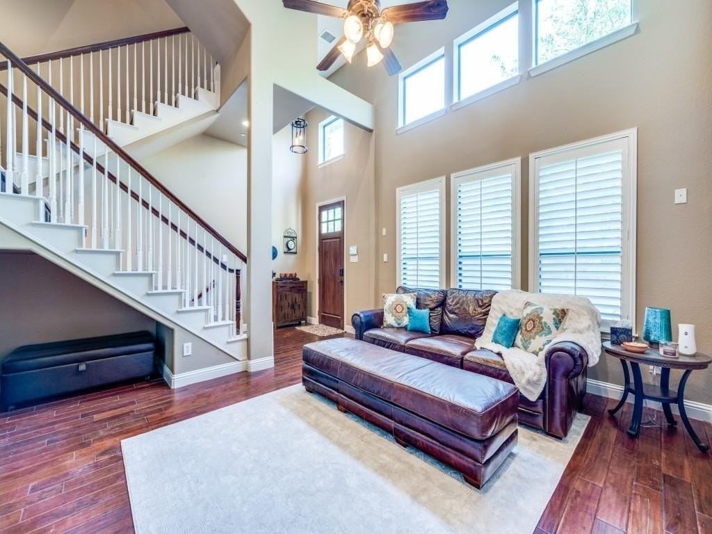 5721 Lunsford Rd - Photo 3 of 17