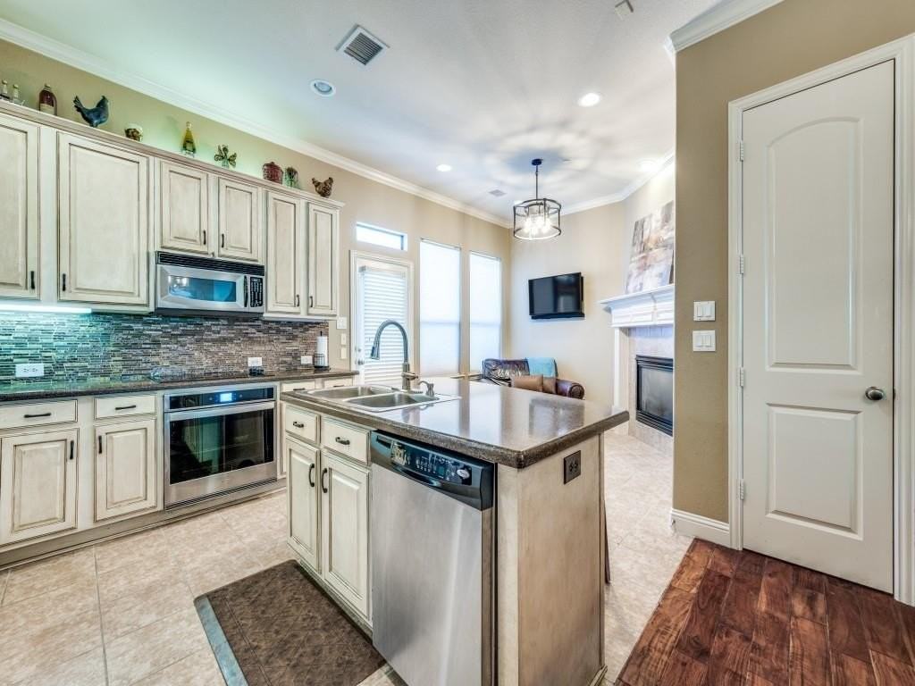 5721 Lunsford Rd - Photo 5 of 17