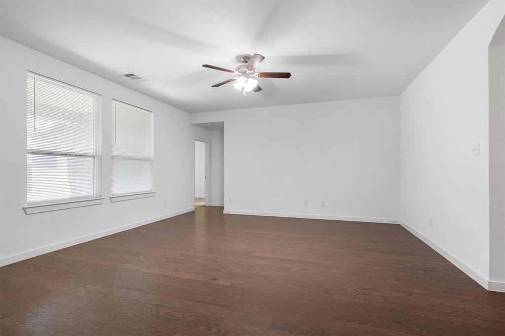 1620 Meadow Trail Ln - Photo 7 of 28