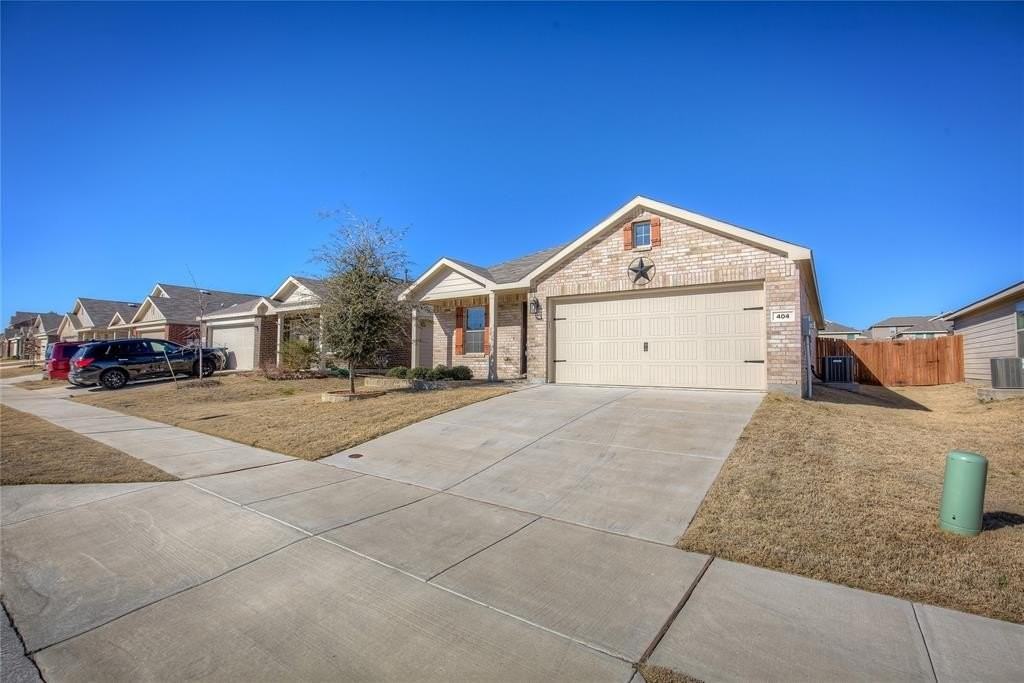 404 Falling Star Dr - Photo 2 of 34