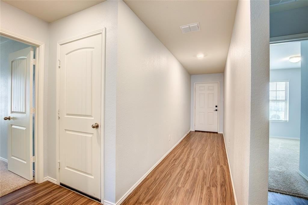 404 Falling Star Dr - Photo 5 of 34